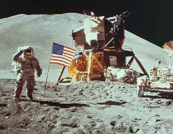http://www.inspiremykids.com/wp-content/uploads/2011/12/History_Moon_Landing_Armstrong1.jpg